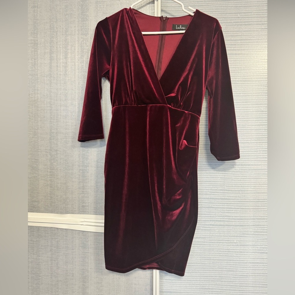 NWOT lulus long sleeve mini rached velvet dress-S